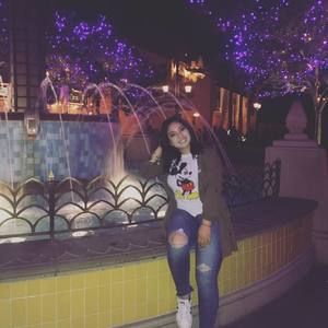 Meet your Posher, Denise